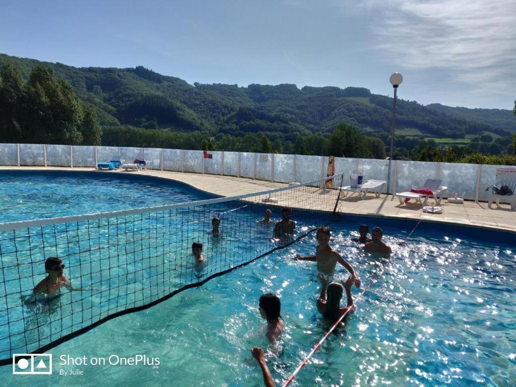 Saint Geniez D'Olt Jolie T2 Amenagee Et Equipee Village Goelia 2 Piscines Chauffees ภายนอก รูปภาพ